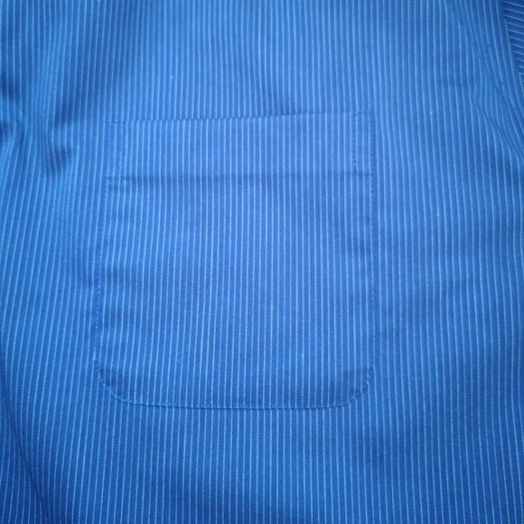 Van Heusen Traveler Men's Size XL (17-17.5) Dark Blue w/ Pinstripe Shirt - Picture 8 of 10